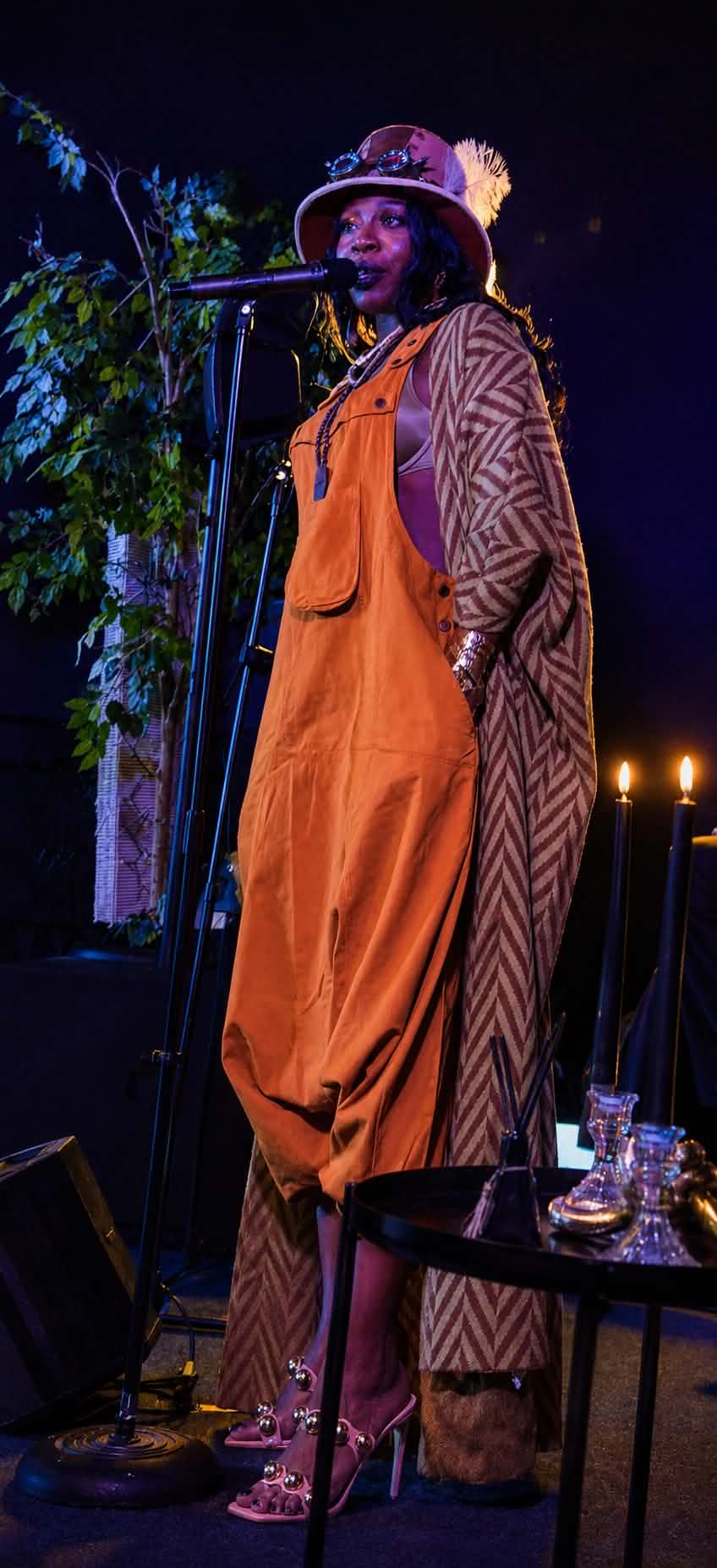 Sassy live on microphone